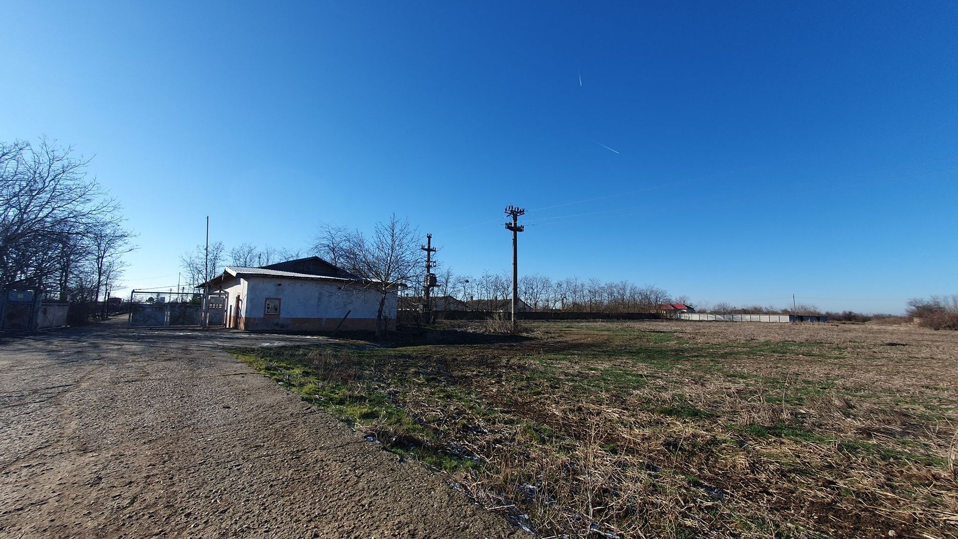 Vând teren intravilan 10 hectare Crevedia, cu gaze și curent. - Poză 9