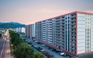 Apartament cu 3 camere – 13 Decembrie, Coresi la 5 minute pe jos. - Poză 1