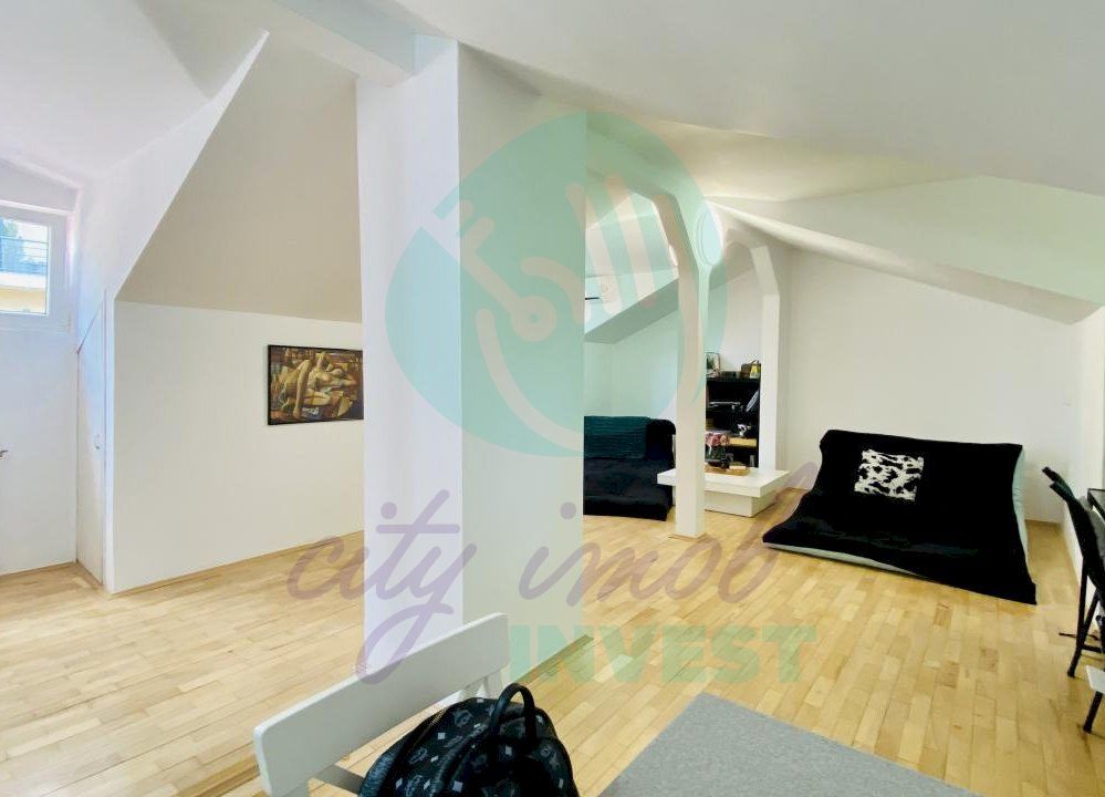 Casa cocheta cu gradina - Poză 11