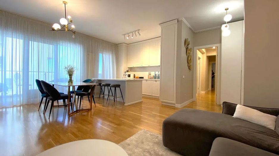 Apartament cu 4 camere  Fizicienilor - District - Poză 1