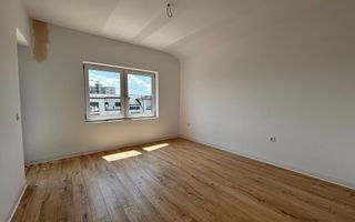 Apartament 3 camere decomandat - Poză 4