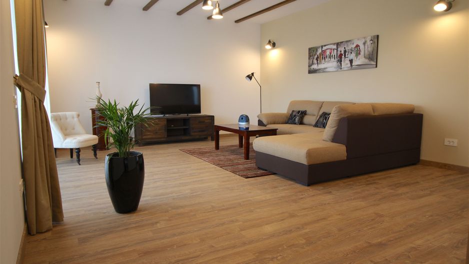 Apartament cu 3 camere de închiriat la intrare in Dumbravita - Poză 3