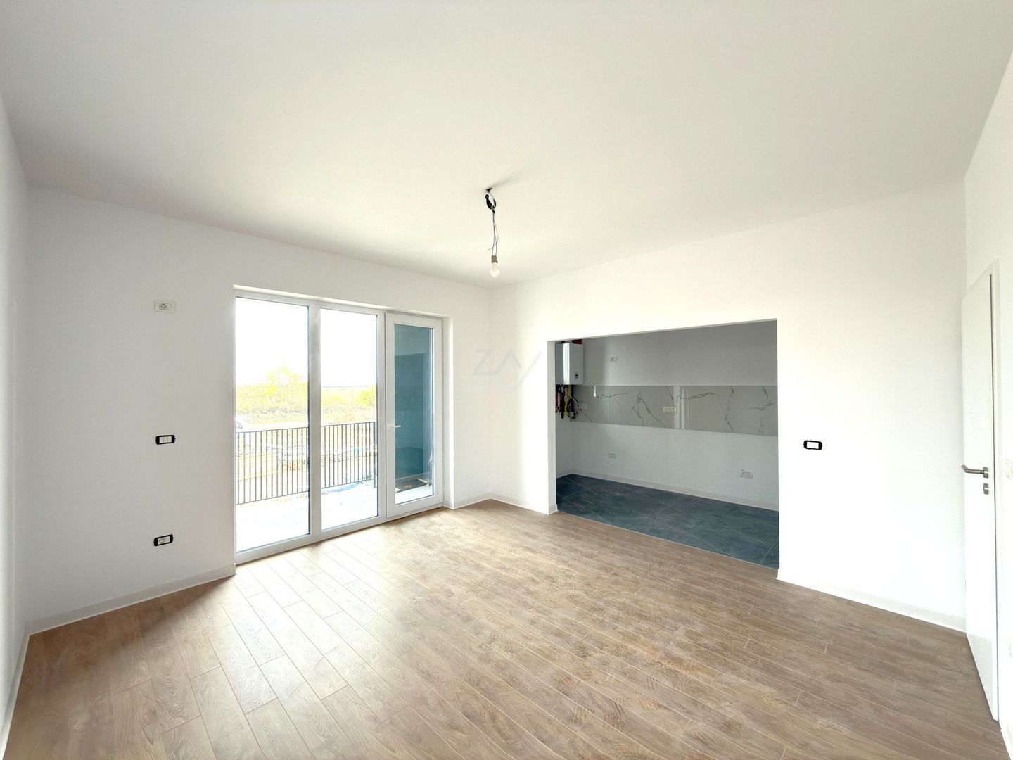 Bloc finalizat. Decomandat. Balcon mare. Loc de parcare. - Poză 1