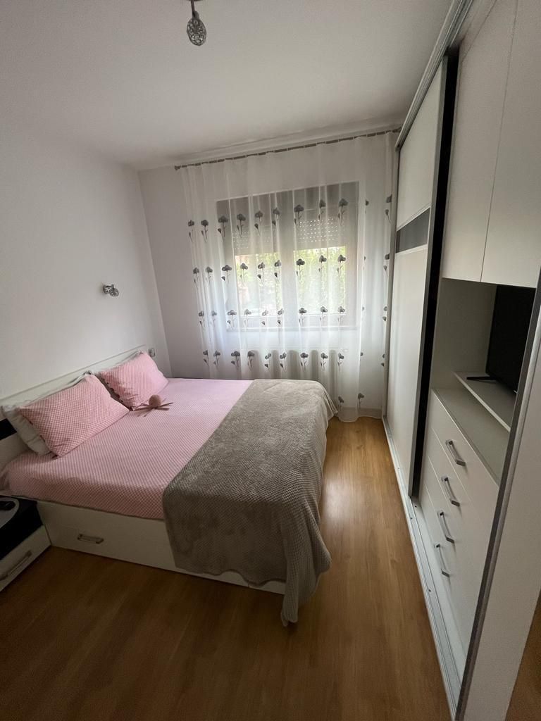 Apart bloc nou etaj 1, Complex -Judetean +loc parcare - Poză 2