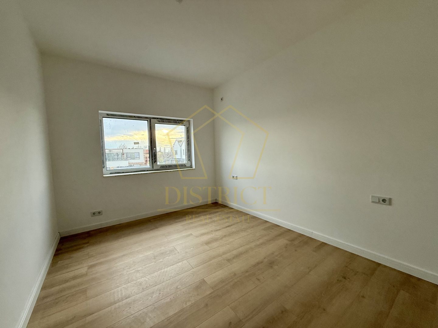 Duplex despartit prin camera tehnica 135 mp utili  |  Dumbravita - Poză 8