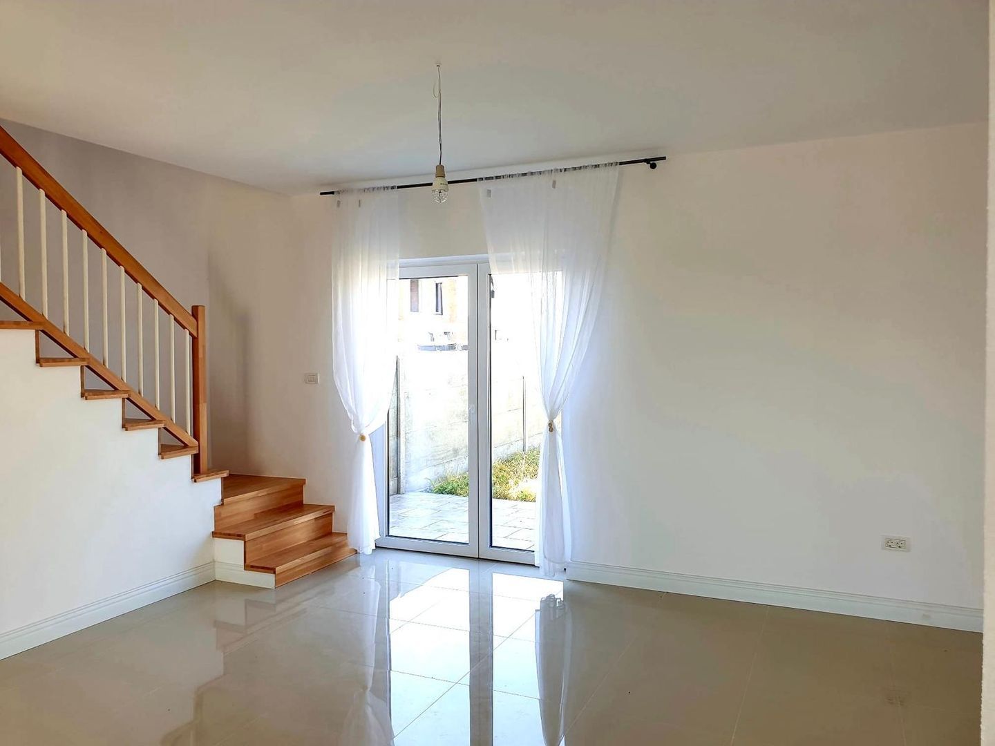 Triplex cu 4 camere,  in vatra satului - toate utilitatile - Sacalaz - Poză 4