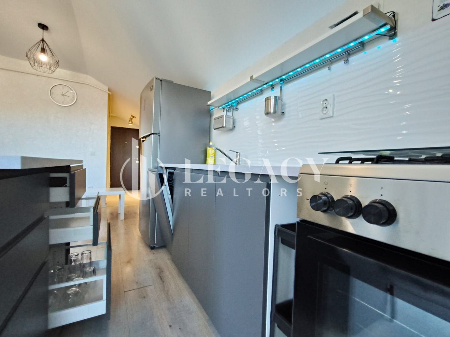 Apartament READY TO MOVE la mansardă, cu balcon și boxă de depozitare - Poză 22