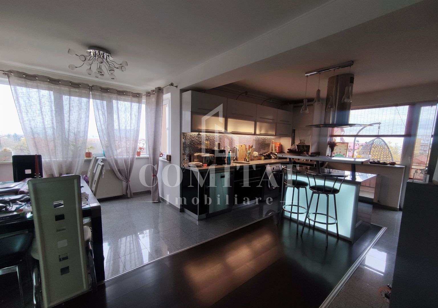 APARTAMENT DE VÂNZARE | TERASĂ 11 MP + PARCARE | BLOC TIP VILĂ - Poză 1