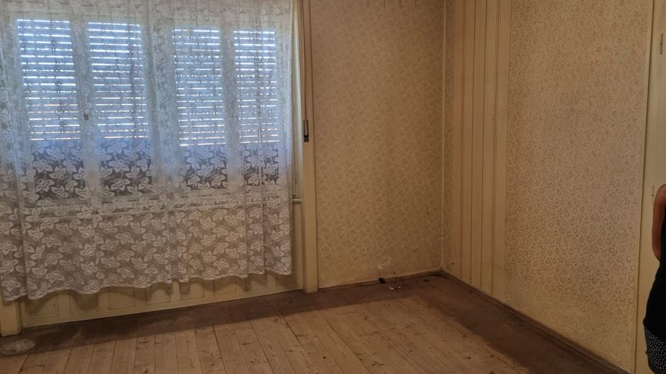 De vanzare casa cu 3 camere in Ciresu - Poză 9