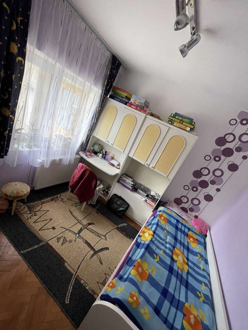De vanzare casa 5 camere Carei - Poză 5