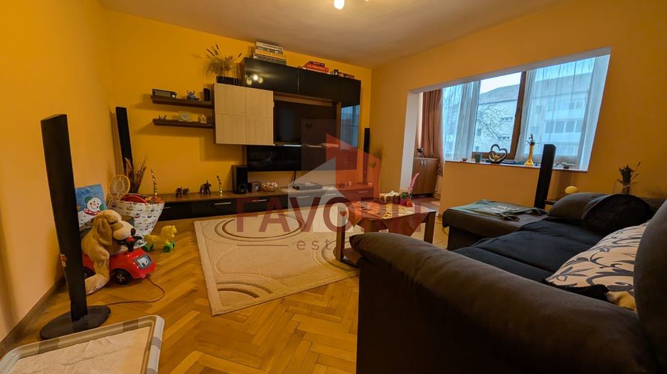 3 camere | etaj 2 | 2 bai | centrala proprie | zona excelenta - Poză 1