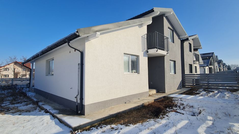 Casa individuala 5 camere cartier Izvor Tarlungeni - Poză 2