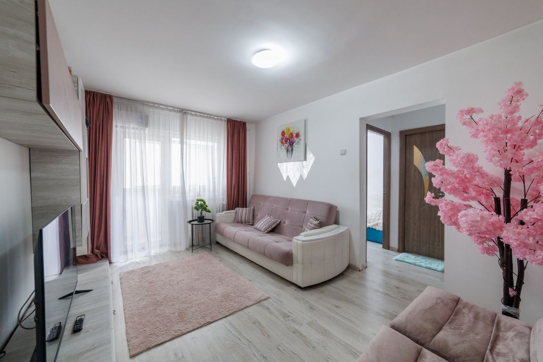 Apartament 2 camere semidecomandate, gata de mutat, Trivale  - Poză 1