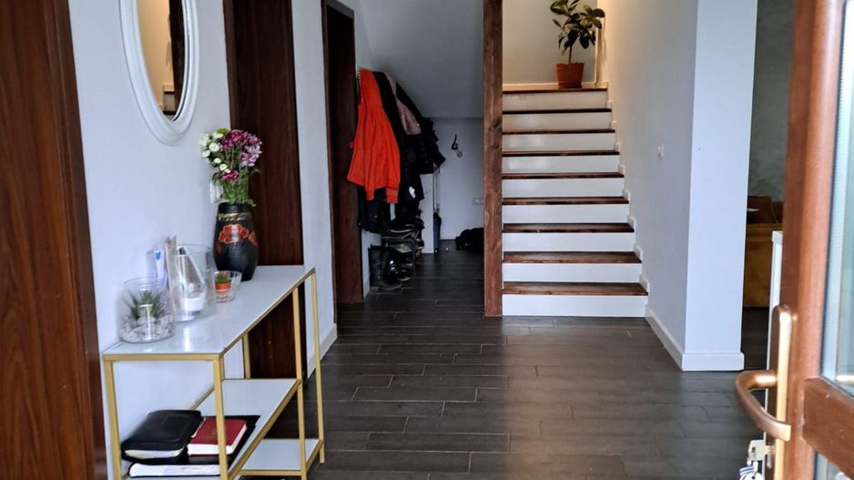 Ideala pentru o familie-casa la cheie - Poză 15