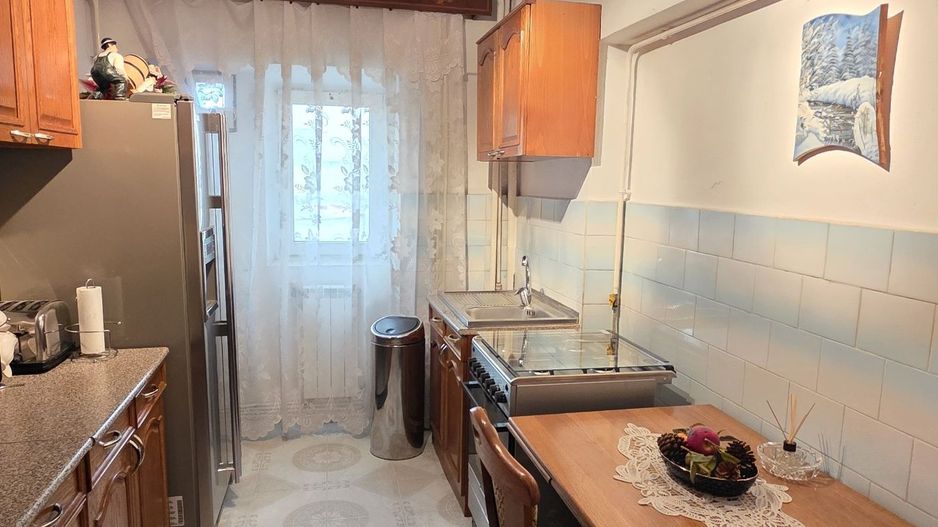 Apartament cu 3 camere, etaj 7, mobilat si utilat, VASLUI - zona GARA; - Poză 4