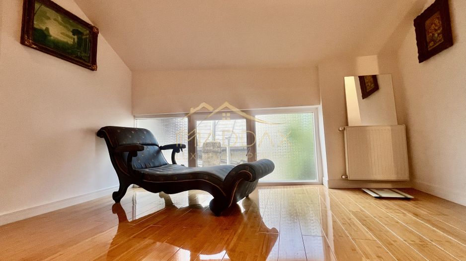 Casa **8 camere** // Domenii - Poză 18