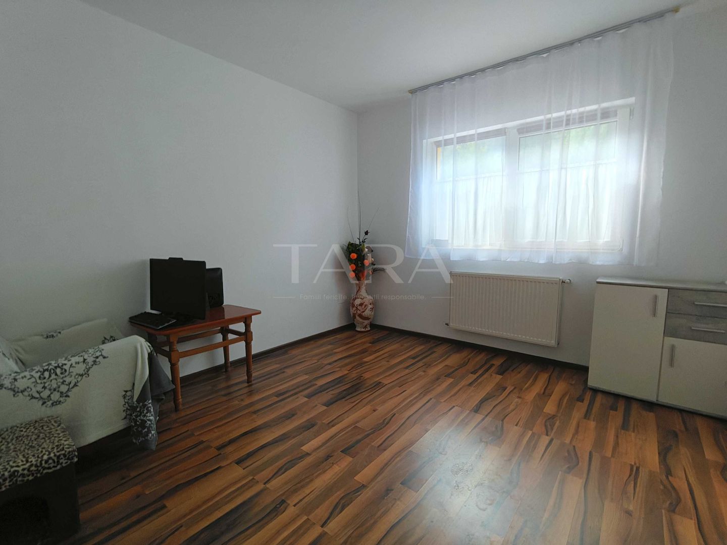 Apartament cu 3 camere și 2 parcări, curte comună, lângă pădure. - Poză 3
