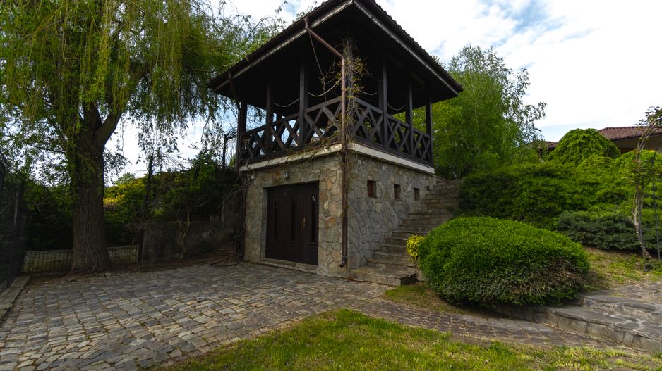 Arhitectura din Piatra si Lemn pe Malul Lacului Mogosoaia - Poză 23