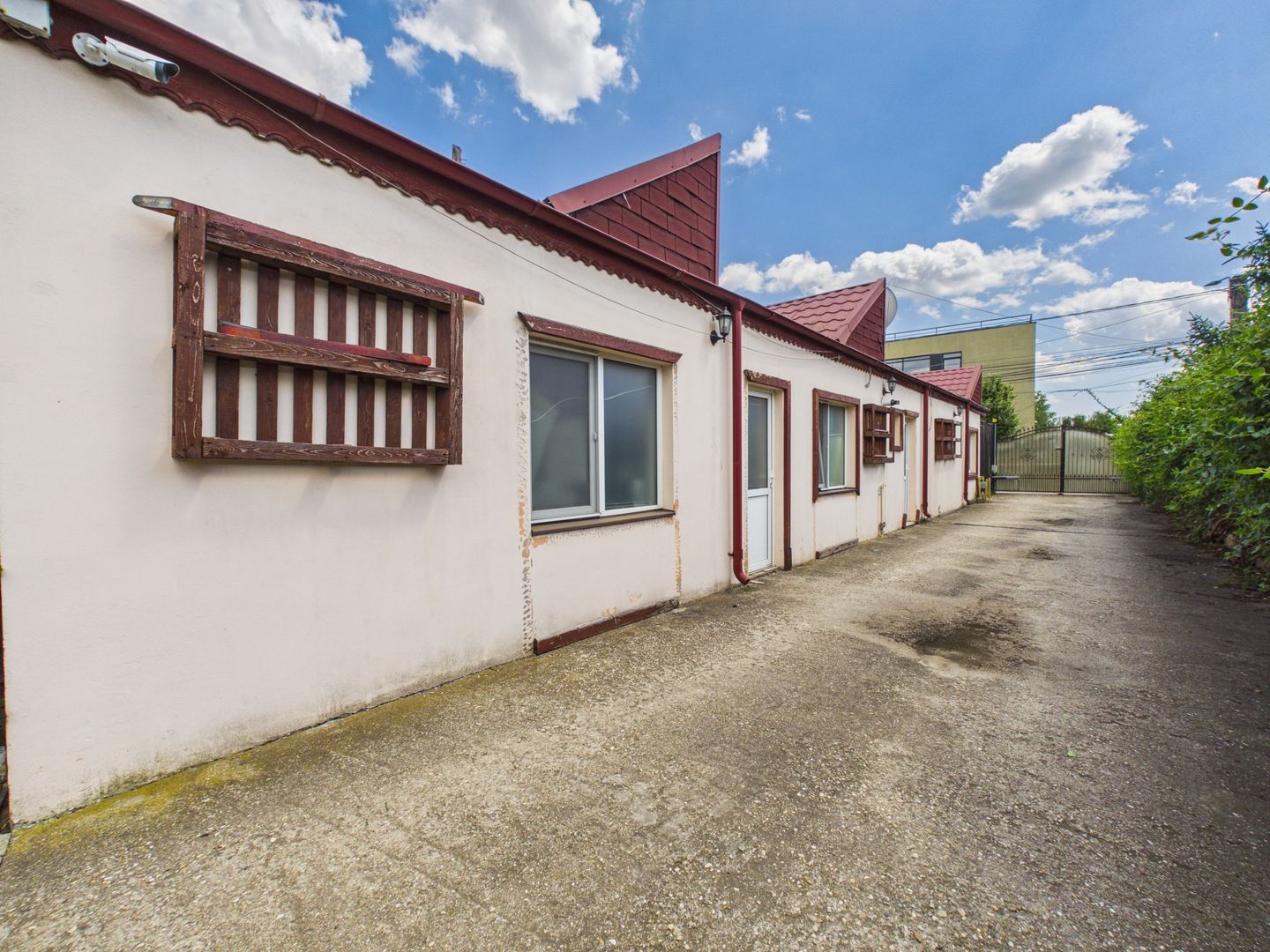 Vilă 10 camere + spațiu comercial | teren 1.300 mp | Otopeni 23 August - Poză 39