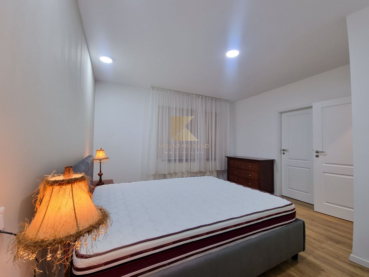 Casa cu 3 camere, curte proprie, renovata complet, Astra - Poză 12