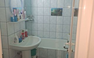Apartament 2 camere Aradului etaj 4 decomandat - Poză 7