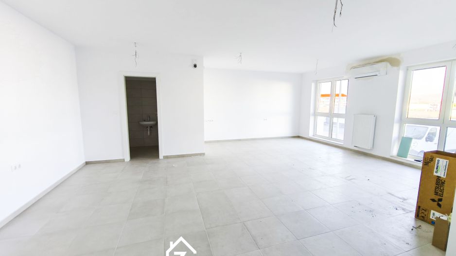 Maurer - Spatiu comercial - Parter - 91 mp, 2 toalete si balcon - Poză 2