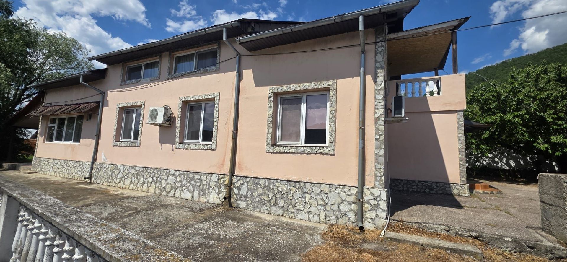 Pensiune cu acces direct la Dunare si teren de peste 6.000 mp, Berzasca - Poză 4