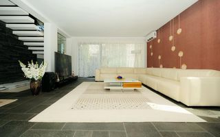 Vila cu piscina si 1000mp teren - Erou Iancu Nicolae - Poză 3