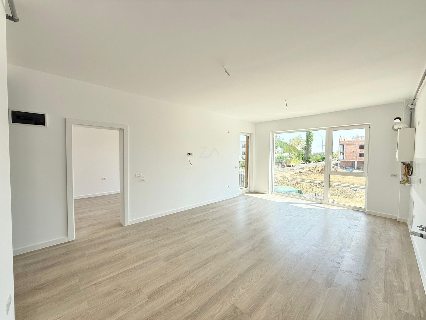 Comision 0! Etaj 1. Oras - Poză 1