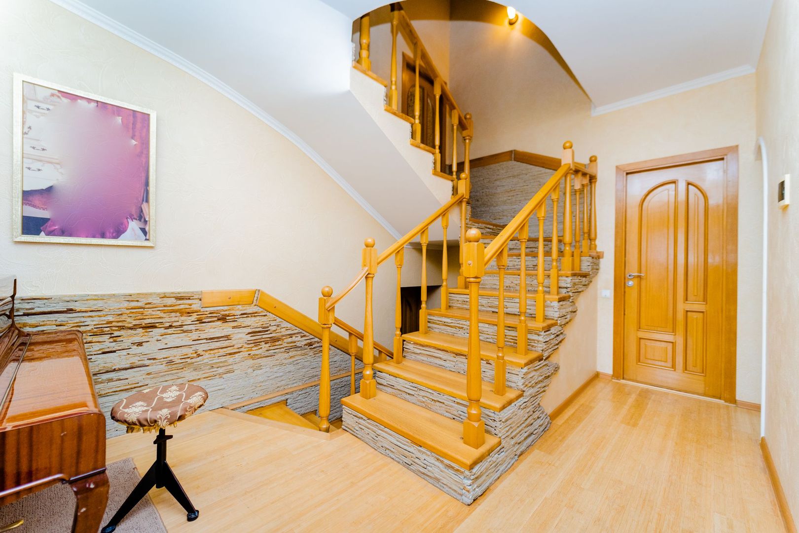 Casă în Chișinău, de vânzare, cu suprafața de 270 m2 pe teren de 6 ari or. Codru. - Poză 13
