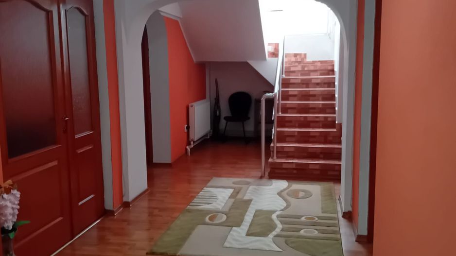 Casă Spațioasă P+1+M, 265 mp Utili, 1000 mp Teren – Toate Utilitățile, Vânători - Poză 17