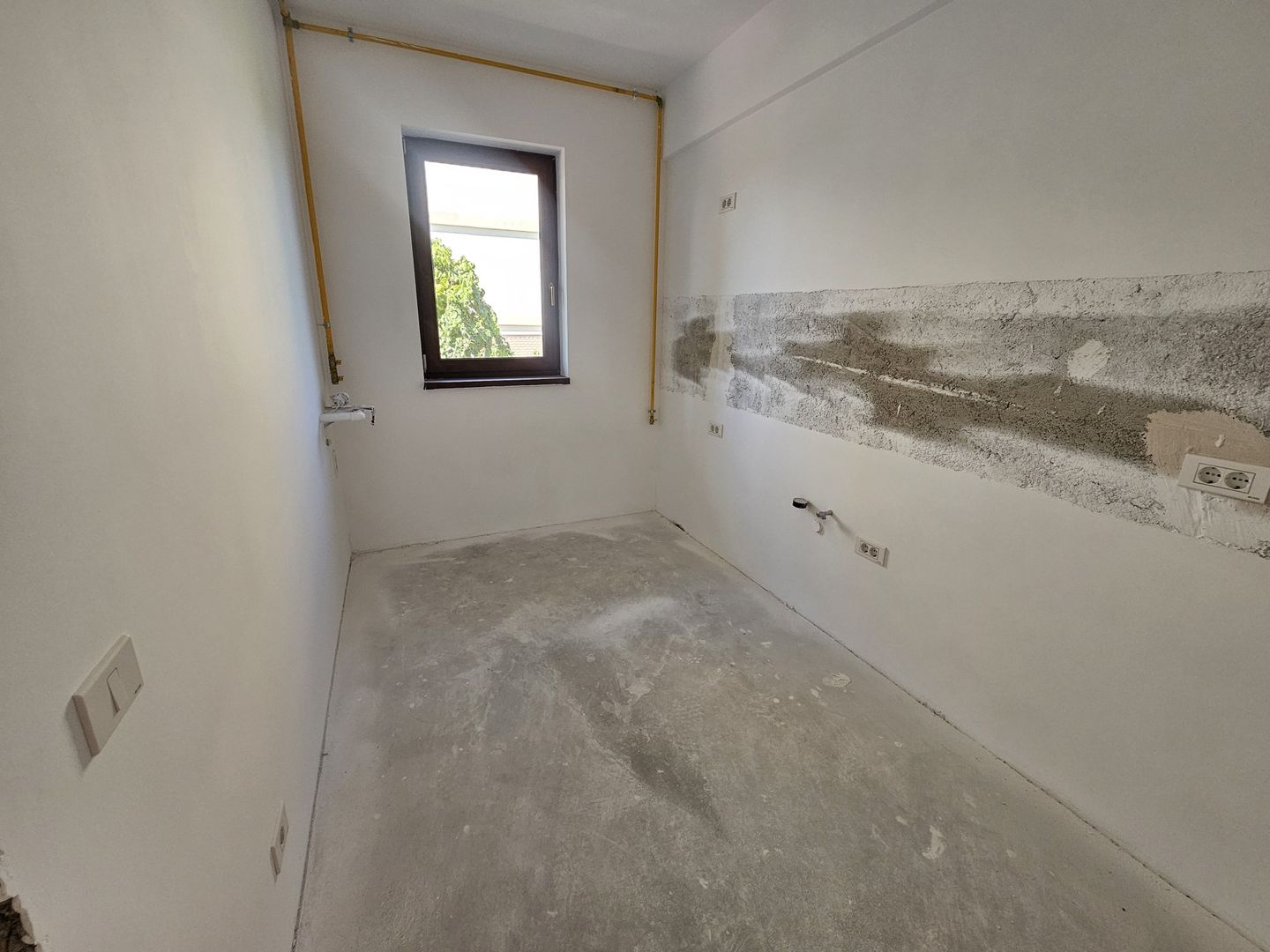 Garsonieră bloc deosebit Damaroaia - Poză 4