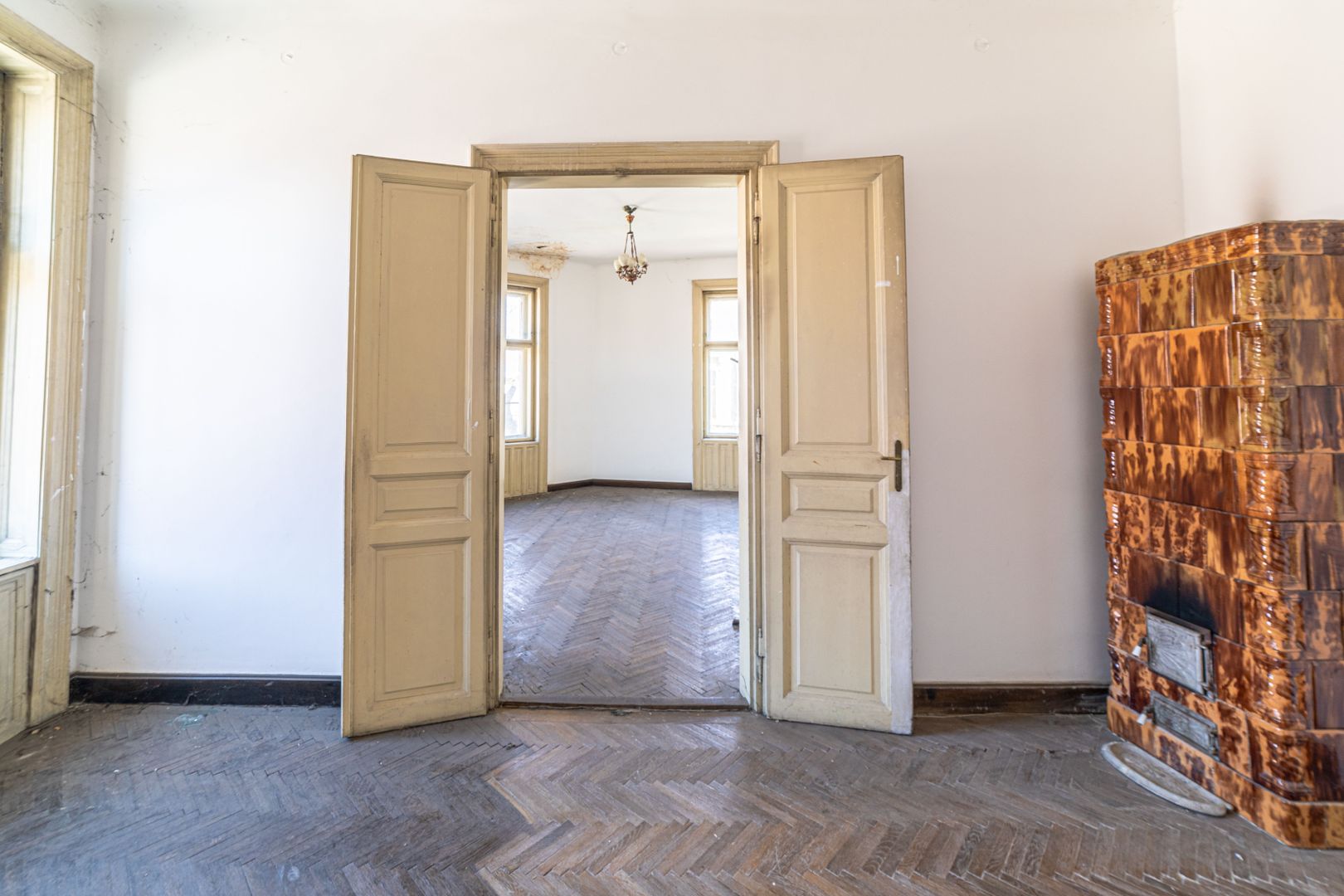 Apartament ultracentral cu potențial extraordinar - Poză 5