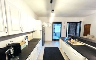 Casă 180 mp utili teren 710 mp panouri solare si hala in Sura Mare - Poză 4