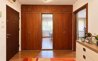 Apartament de vanzare in Oradea, strada Sovata, cu priveliste spre mal - Poză 4