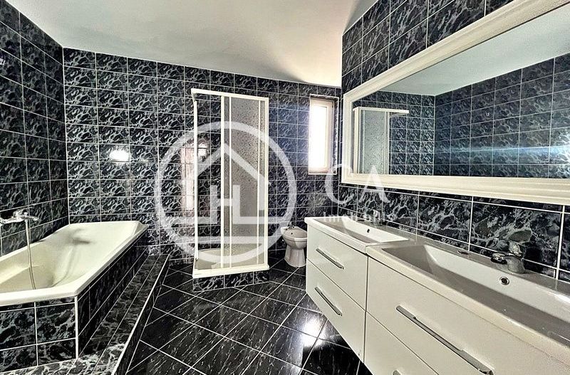 Casa de închiriat cu 11 camere în zona Gheorghe Doja, Oradea - Poză 13