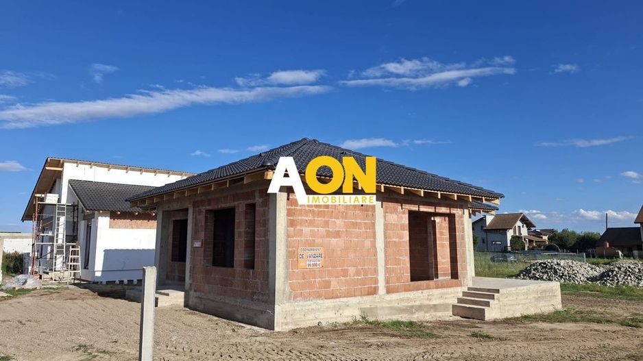 Casa la rosu, 4 camere, 387 mp teren, toate utilitatile, Orizont - Poză 2