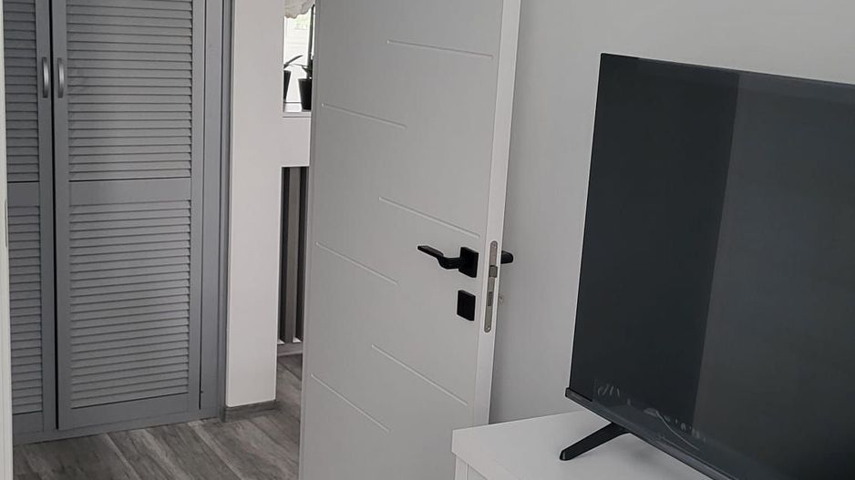 De inchiriat apartament cu 2 camere la Papadie, etaj 3, renovat, 550 E - Poză 13