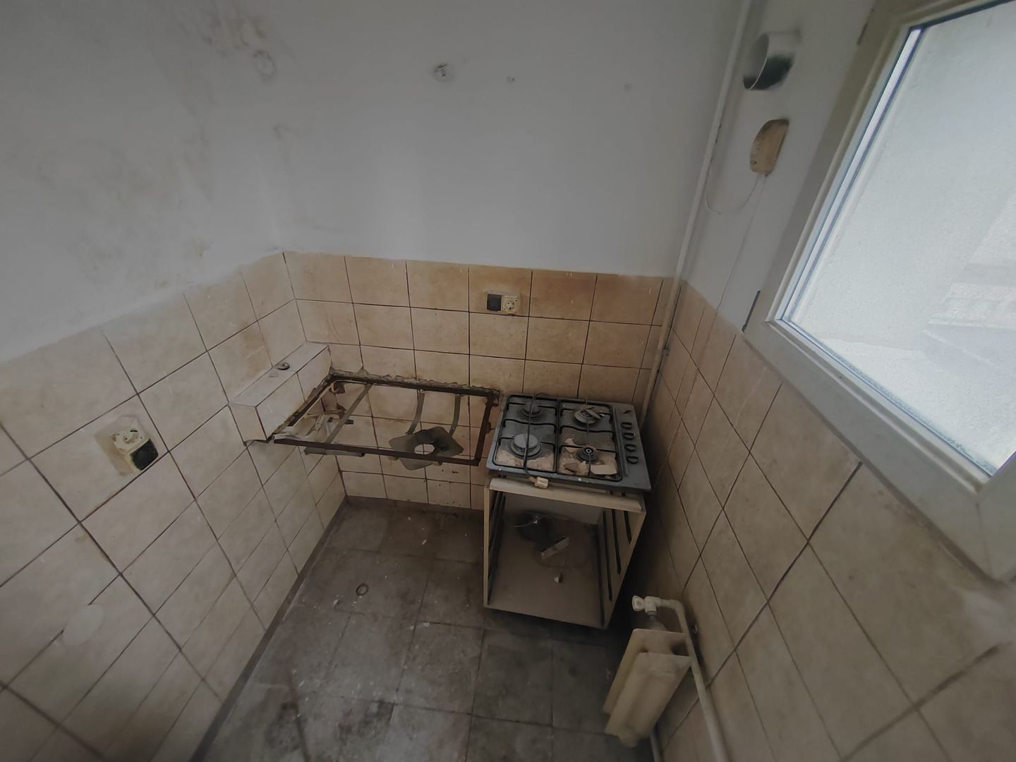 Garsoniera ieftina cu vedere la parc - Poză 6