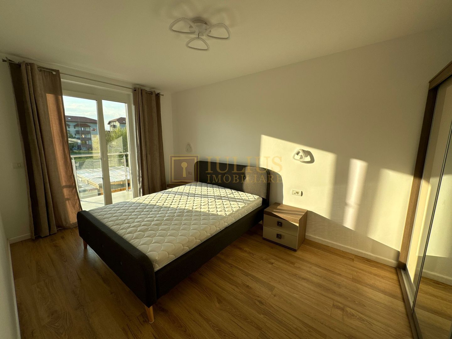 Sorelui /Sud Plaza- 2 camere, loc de parcare - Poză 4