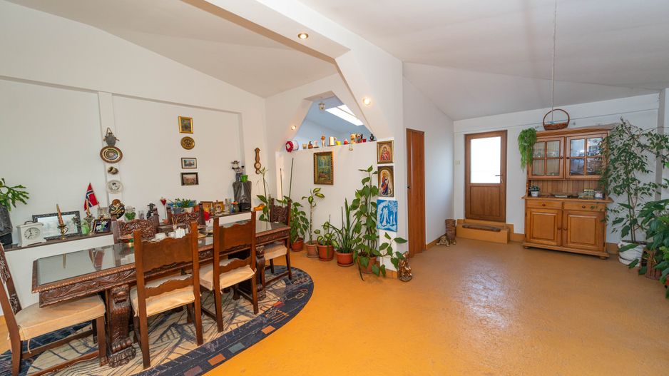 Casa de vanzare, 138 mpu, 244 teren, curte, garaj, Cartierul Domenii - Poză 19