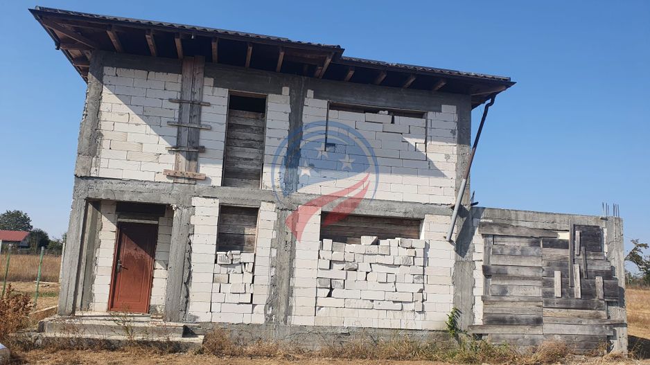 Casa la rosu in Carcea - Poză 3