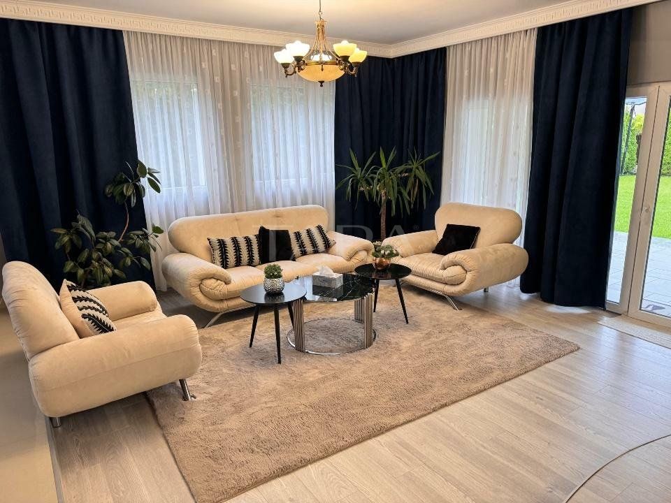 Vilă de Lux în zona Andrei Mureșanu - Poză 1