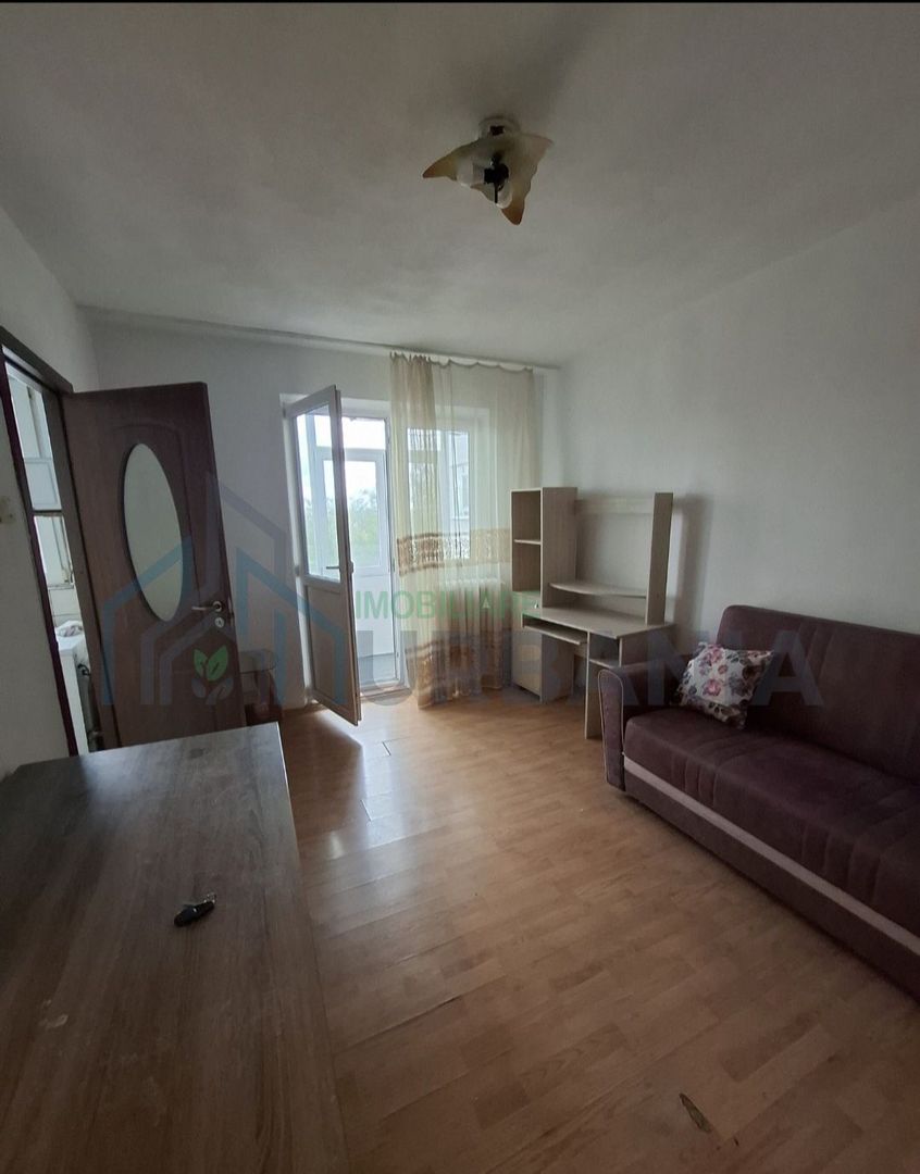 Garsonieră în bloc de apartamente - Poză 1