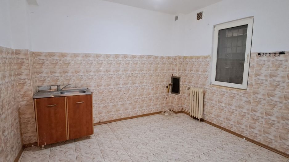 Apartament 3 camere Pantelimon, bloc reabilitat, statii stb si metrou - Poză 10