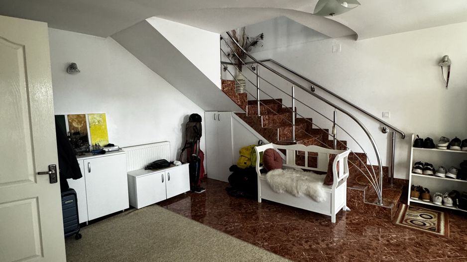 Casa de Vânzare cu lac - Poză 7