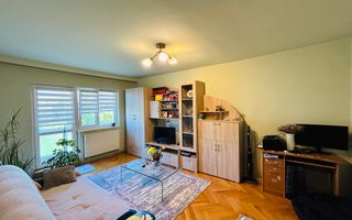 Apartament decomandat, cu 3 camere, 2 bai, 2 balcoane - Zona Strand - Poză 6
