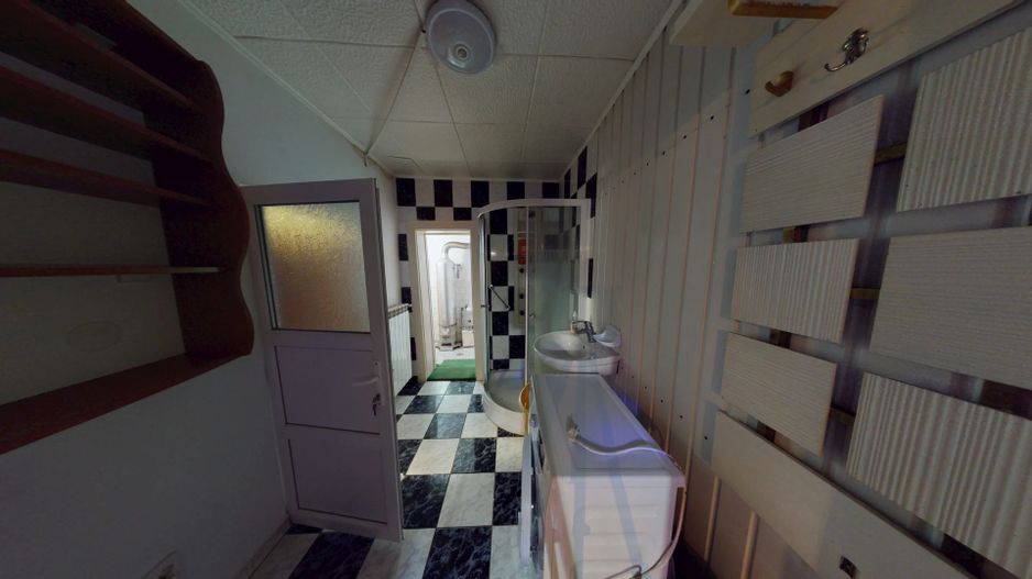 Casă de vânzare în Sânpetru Vechi - singur în curte, garaj, foișor - Poză 9