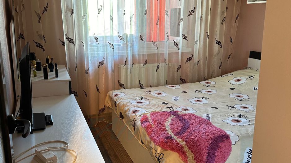 SE VINDE APARTAMENT 3 CAMERE, MICRO 38, 63.000 EURO - Poză 5