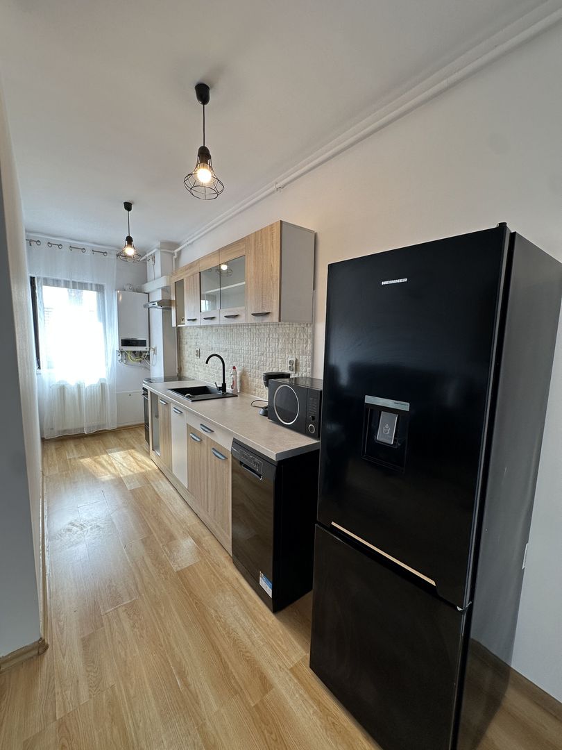 Apartament 3 camere cu parcare - Zona CENTRALA - Str Closca - Poză 3